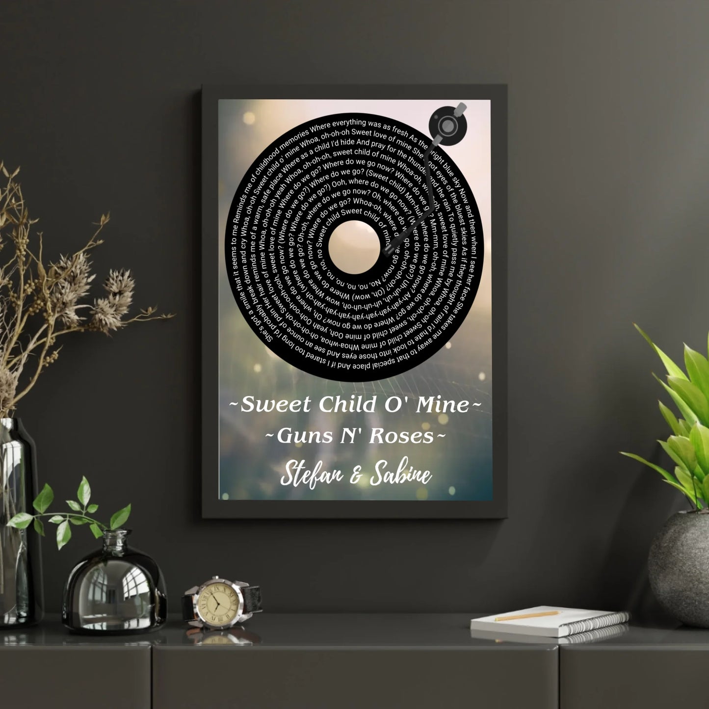 Black Minimalist Photo Frame Mockup Instagram Post (2)