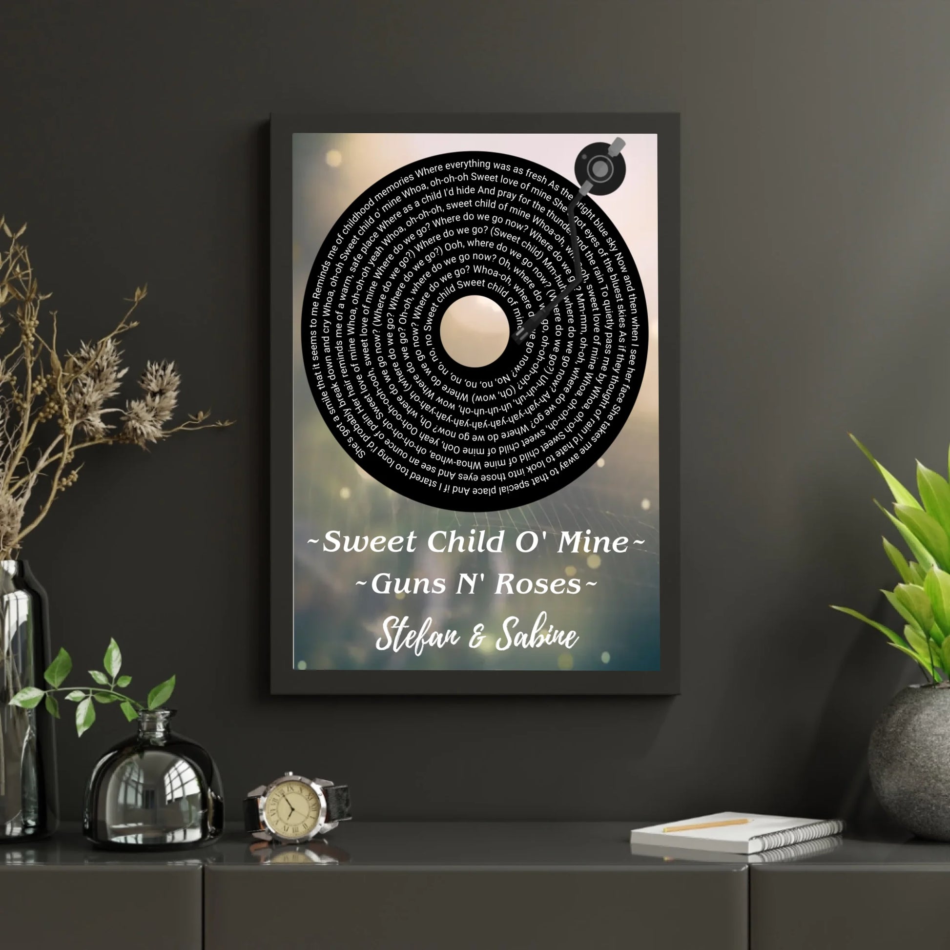 Black Minimalist Photo Frame Mockup Instagram Post (2)